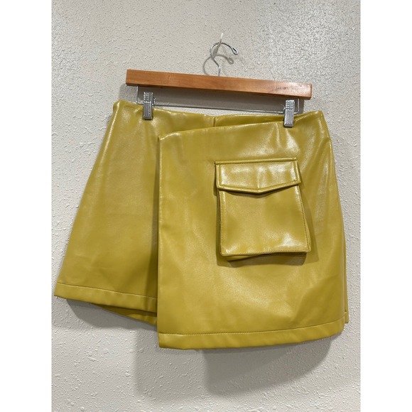 Avec Les Filles Faux Leather Mini Skirt Utility Pocket Modern Yellow Size 8 - Picture 1 of 6
